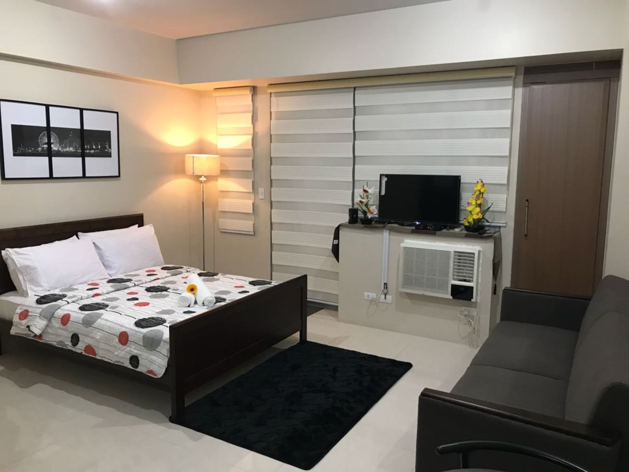 מנילה One Palm Tree Apartments מראה חיצוני תמונה